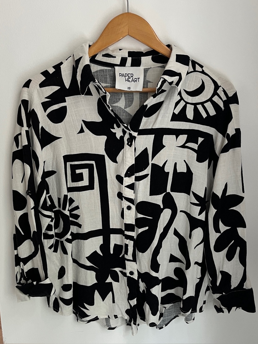 Funky oversized black and white button up size xs baggy fun geometric whimsical